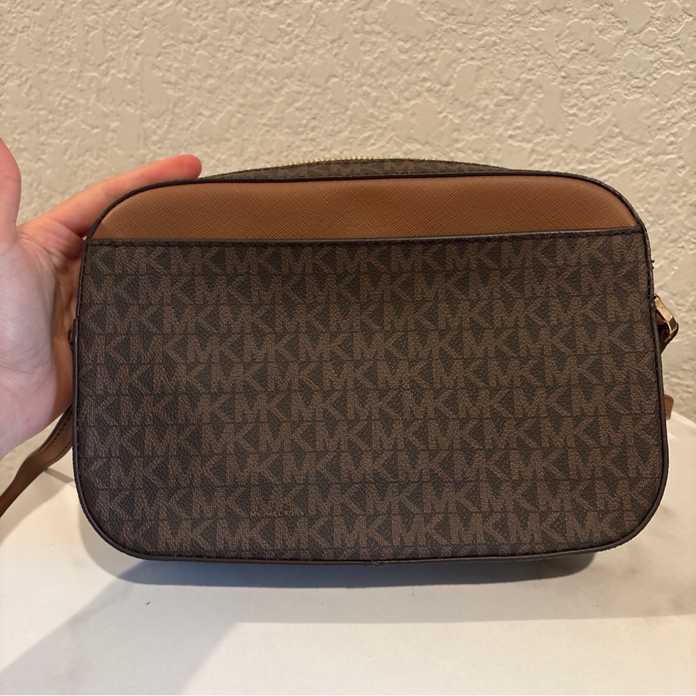 Michael Kors Brown East West Large Monogram Crossbody with Gold Hardware NWT - Picture 2 of 10